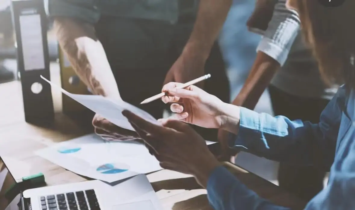 什么手机能打孔屏保